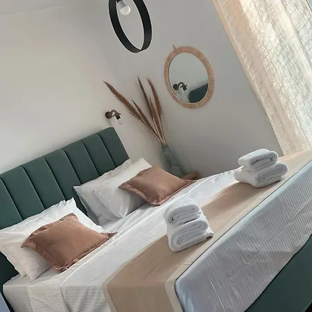 Margo Cozy Mavrovoúnion