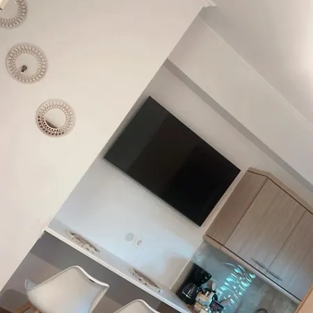 Margo Cozy * Mavrovoúnion