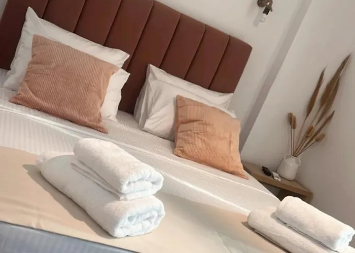 Margo Cozy Mavrovoúnion